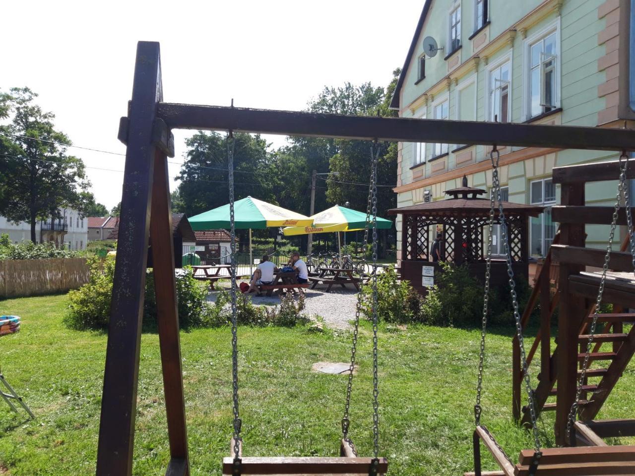 Penzion Dalibor Трутнов Екстер'єр фото